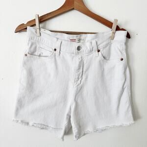 Signature white high rise Levi's size 8